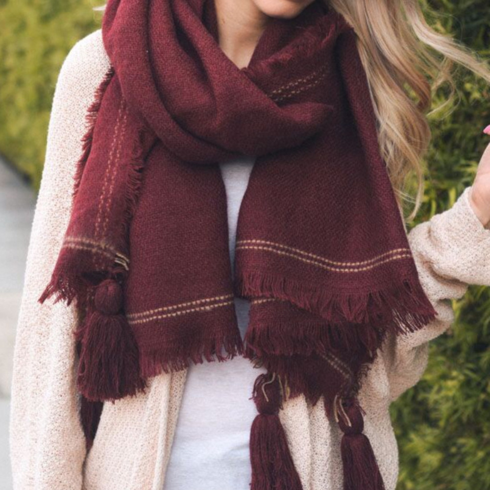 Tassel Corner Frayed Trim Blanket